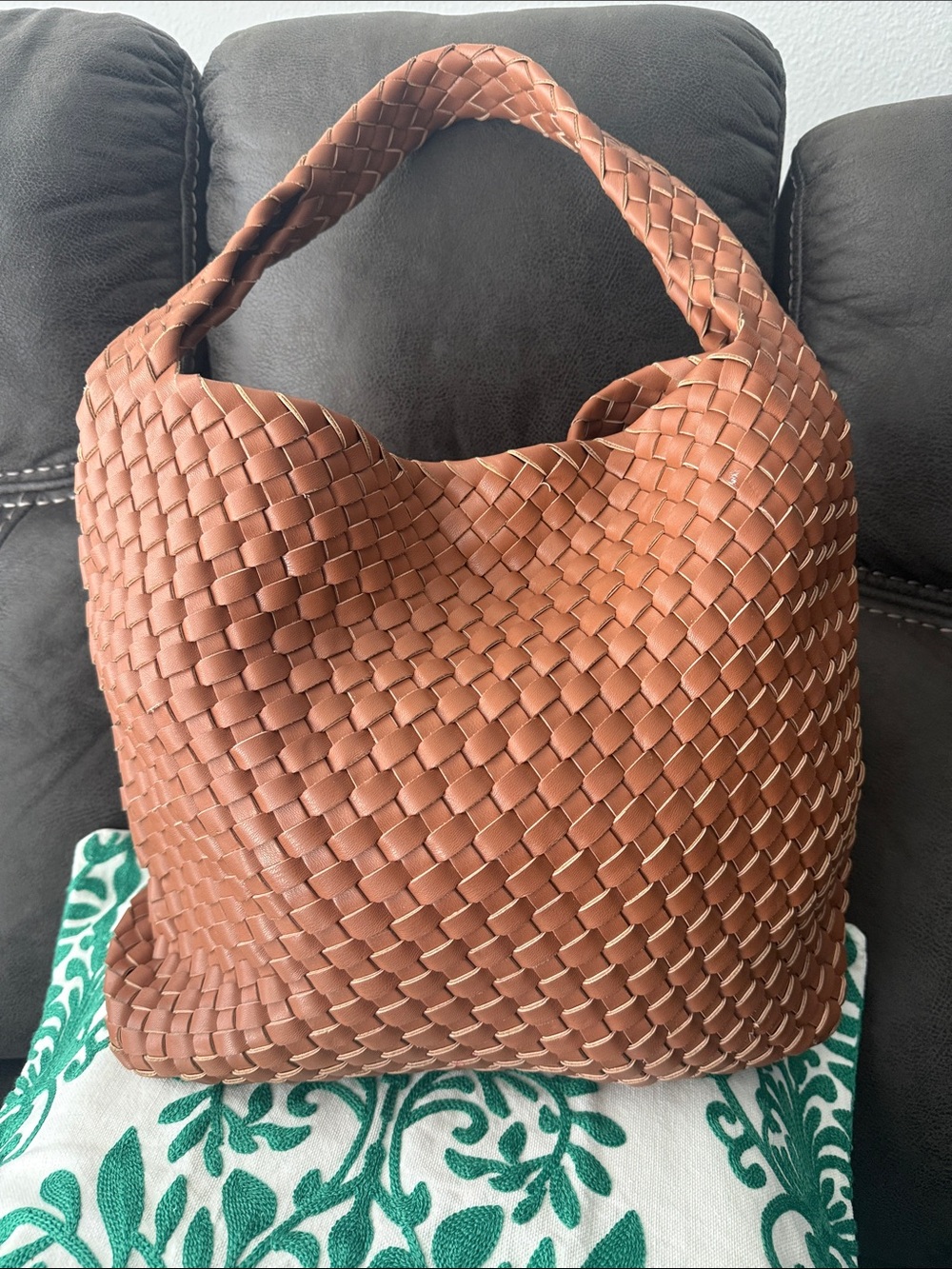 Vintage Woven Hobo Bag in Cognac Brown